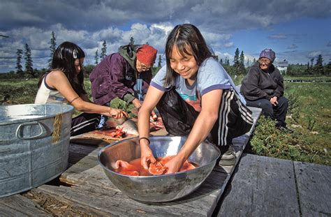 Yupik: Une Exploration Culinaire Arctique à Partager !